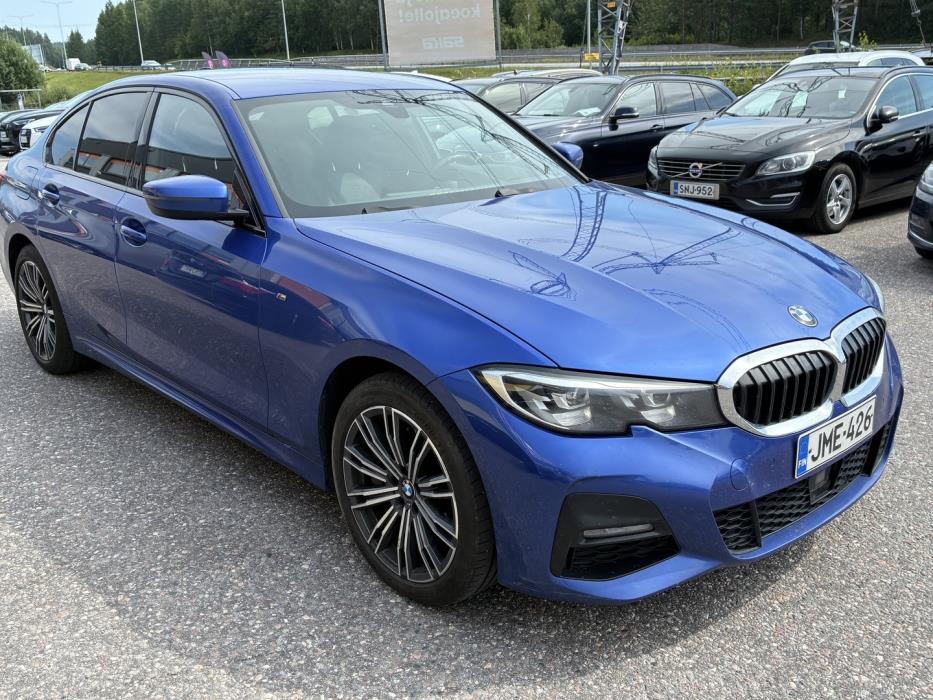 BMW 330 2019