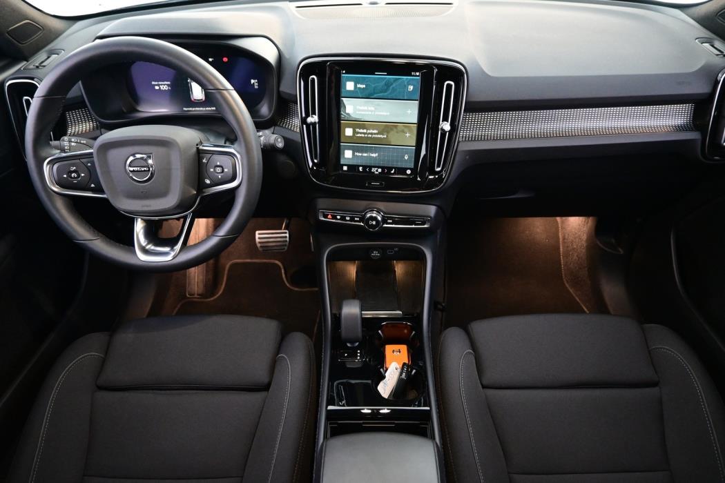 VOLVO XC40 2022