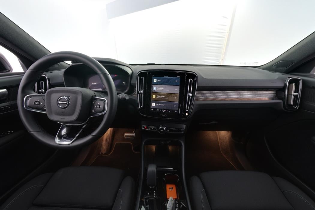 VOLVO XC40 2022