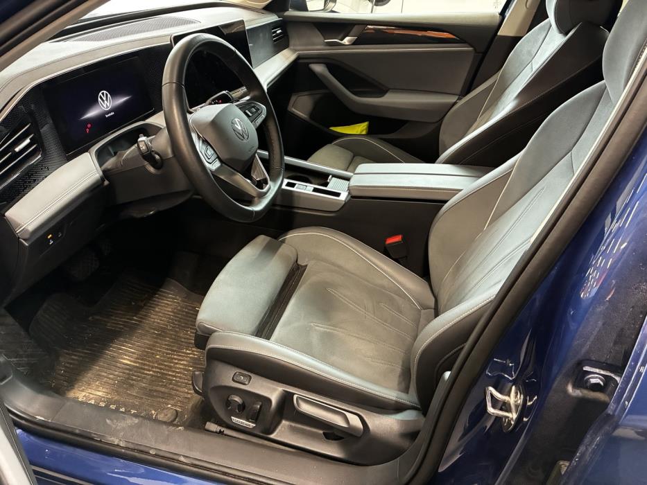 VOLKSWAGEN Passat 2024