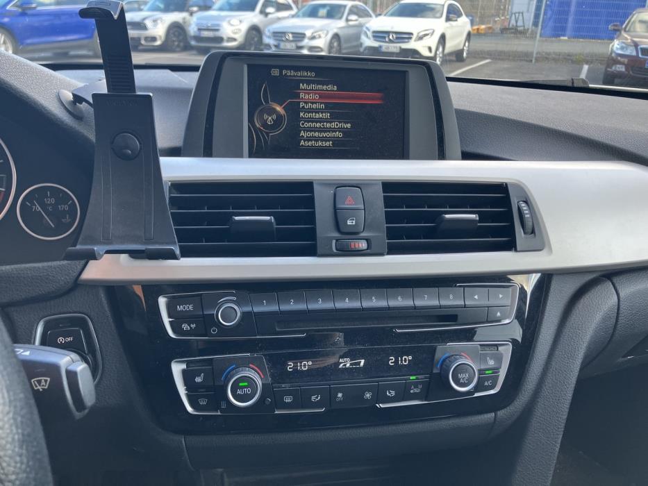 BMW 320 2016