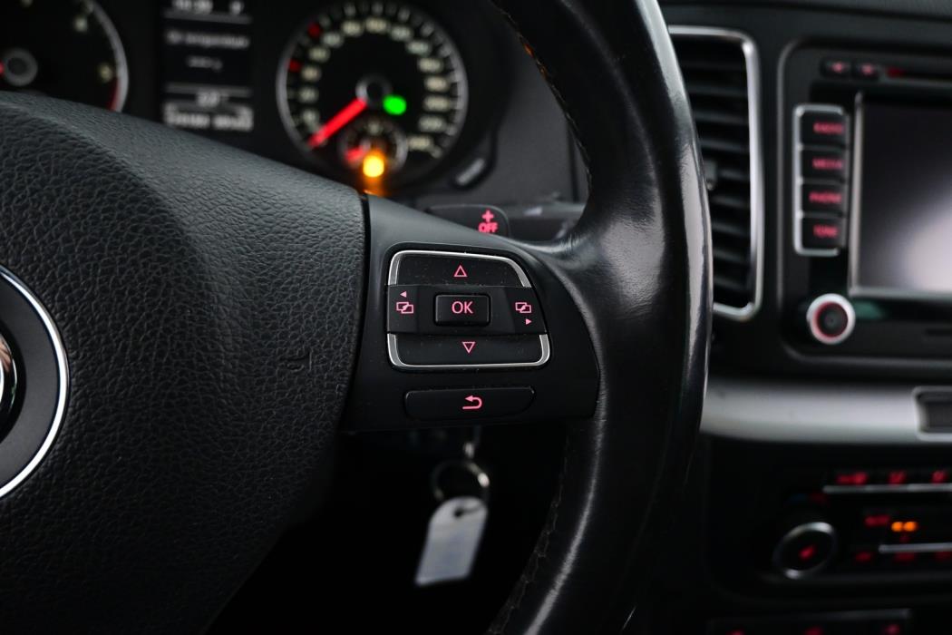 VOLKSWAGEN Sharan 2012