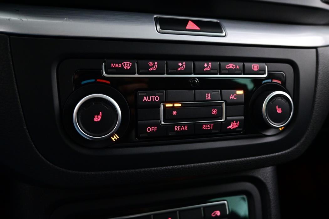 VOLKSWAGEN Sharan 2012