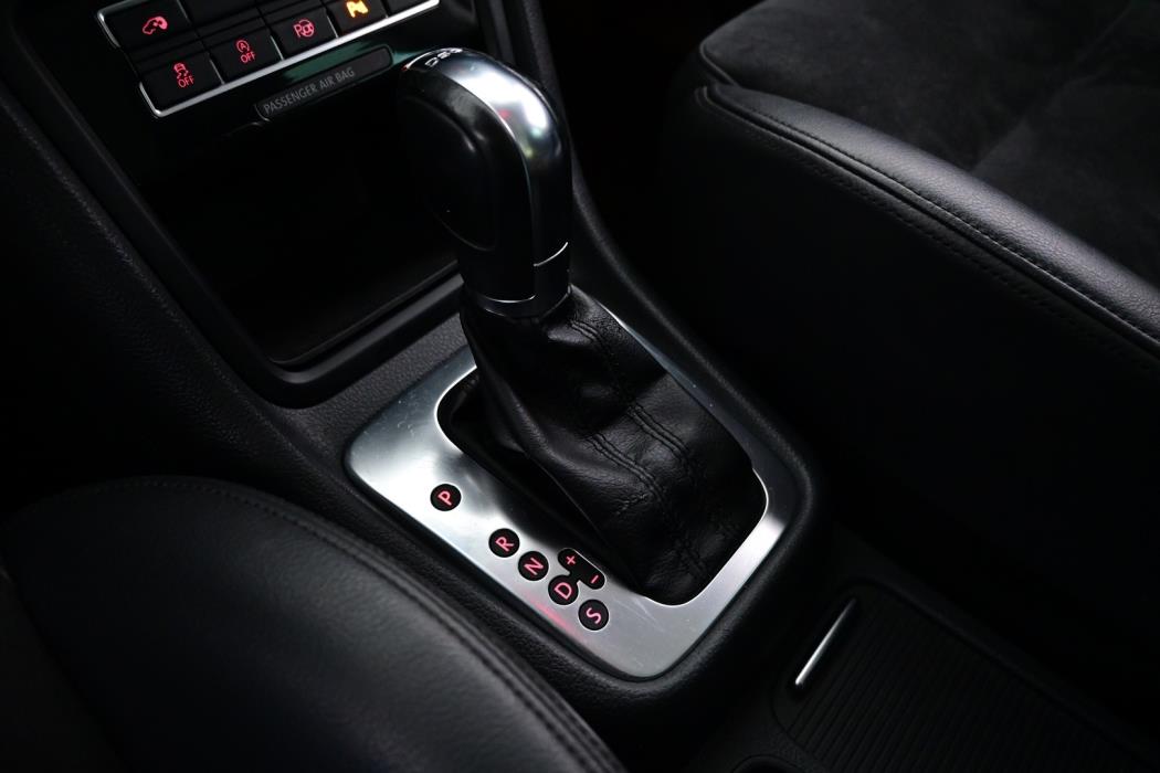 VOLKSWAGEN Sharan 2012