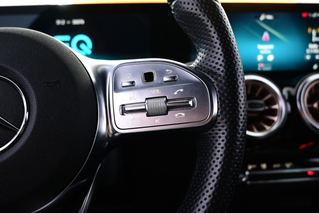 MERCEDES-BENZ EQB 2022