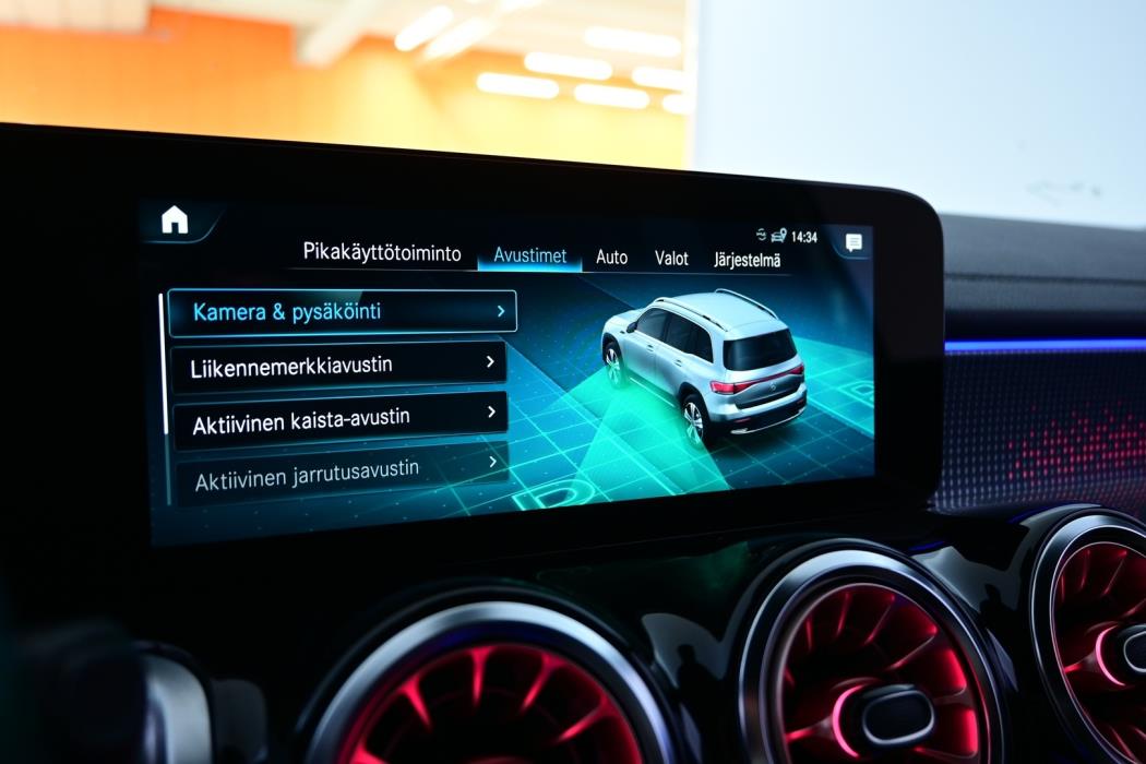 MERCEDES-BENZ EQB 2022