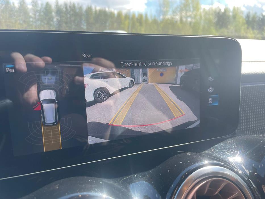 MERCEDES-BENZ EQB 2022