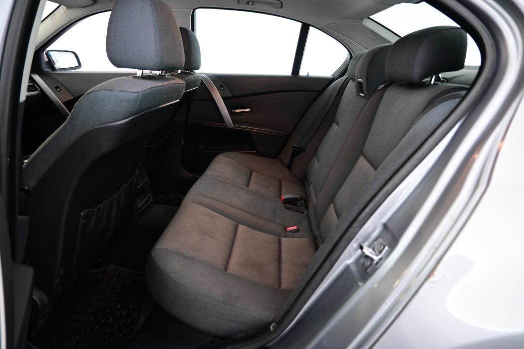 BMW 520 2005