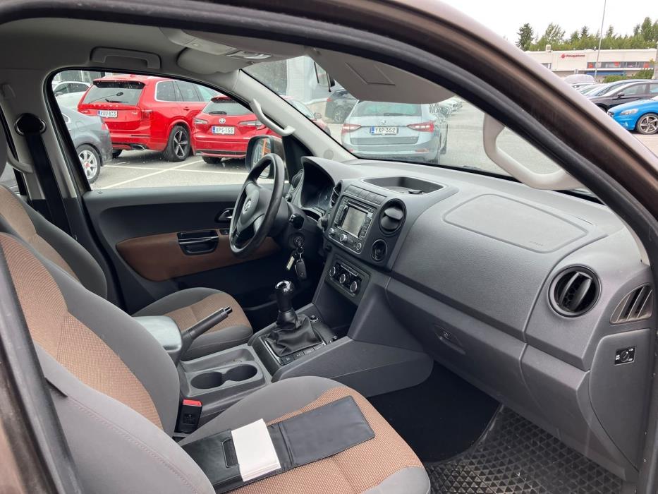 VOLKSWAGEN Amarok 2011