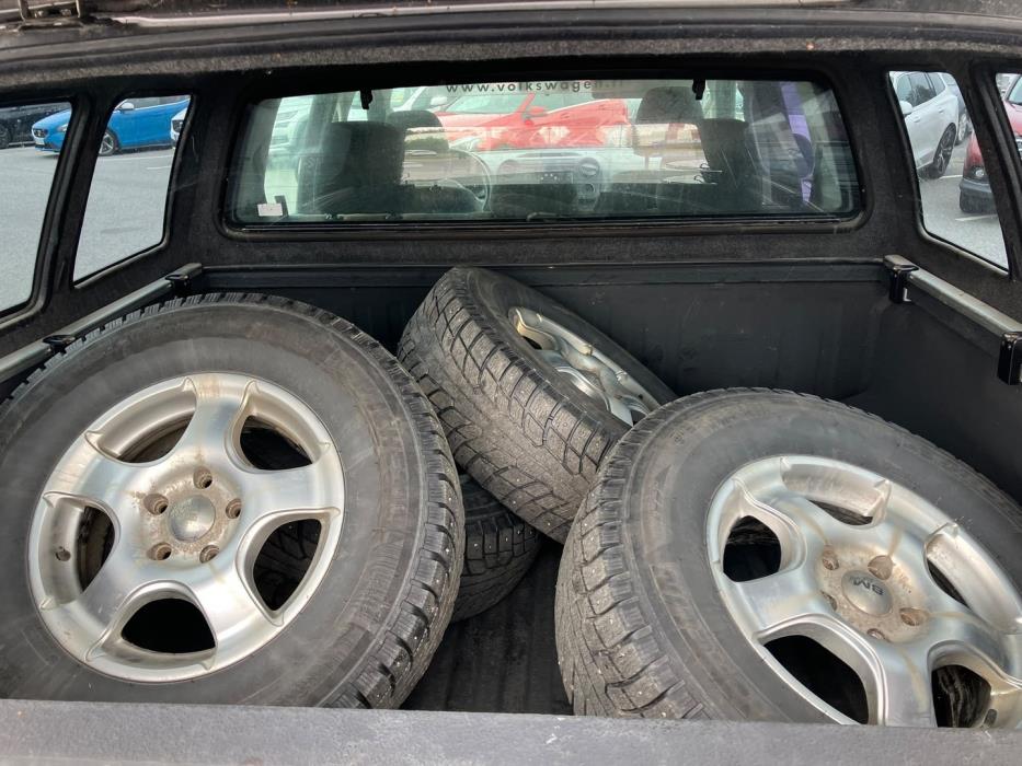 VOLKSWAGEN Amarok 2011