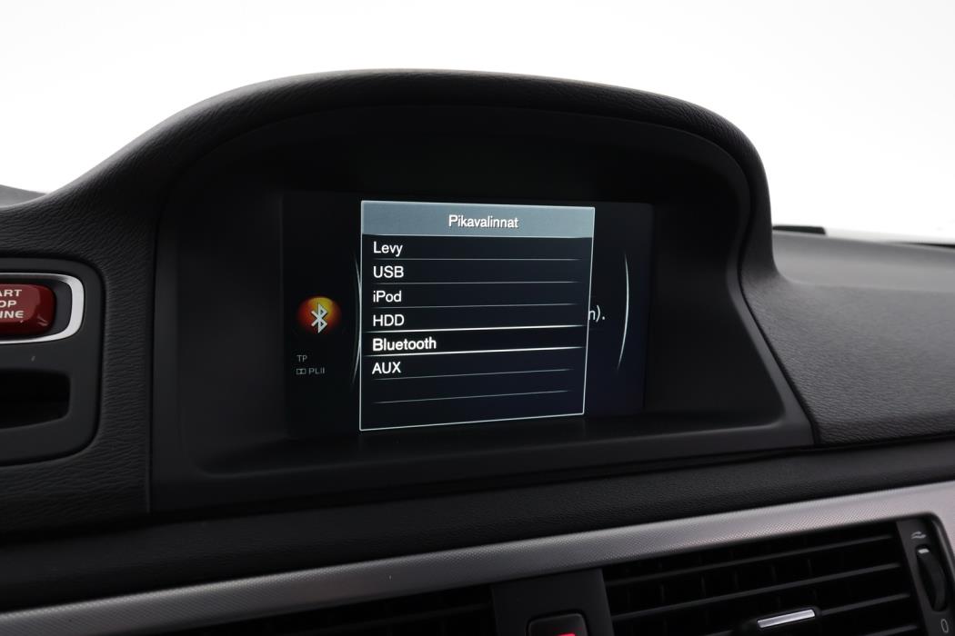 VOLVO V70 2015