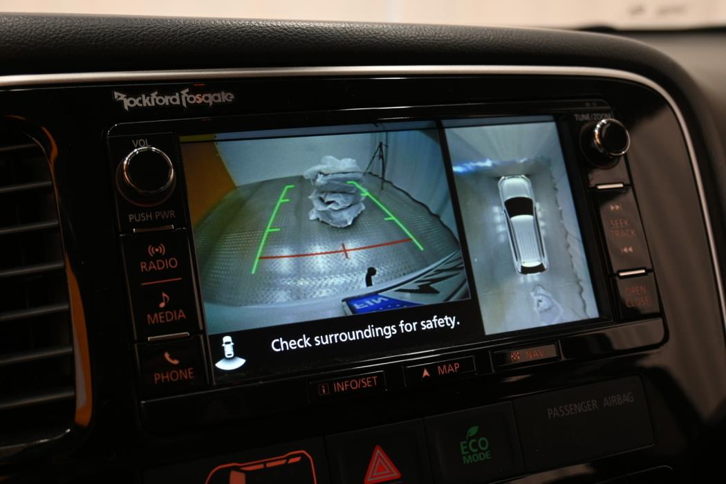 MITSUBISHI OUTLANDER PHEV 2016