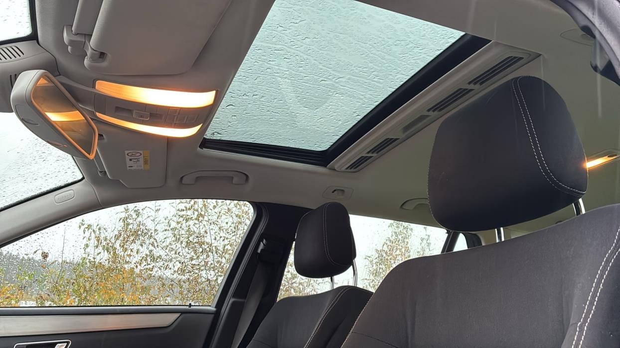 MERCEDES-BENZ E 2015