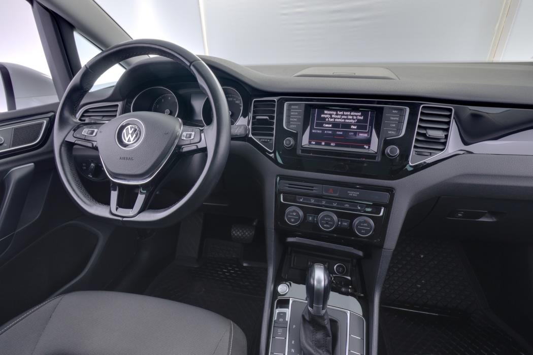 VOLKSWAGEN Golf Sportsvan 2015