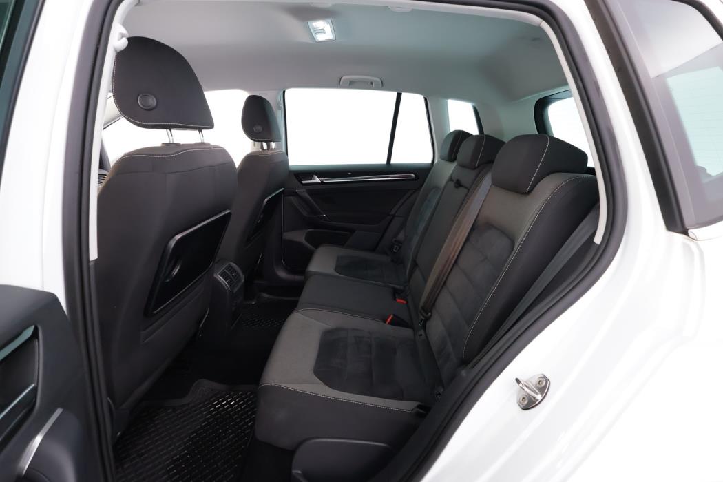 VOLKSWAGEN Golf Sportsvan 2015