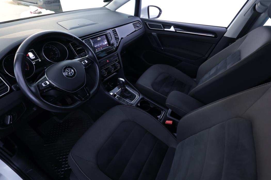 VOLKSWAGEN Golf Sportsvan 2015