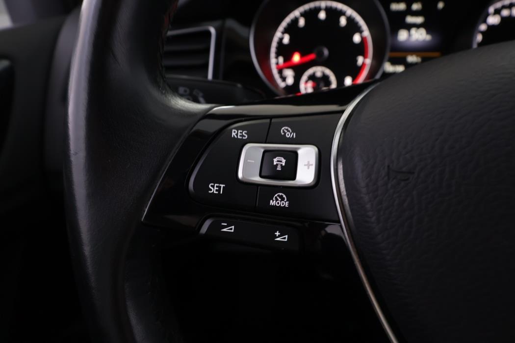 VOLKSWAGEN Golf Sportsvan 2015