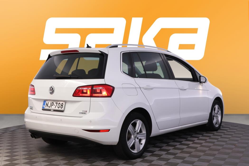 VOLKSWAGEN Golf Sportsvan 2015