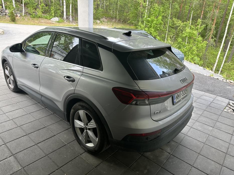 AUDI Q4 e-tron 2022