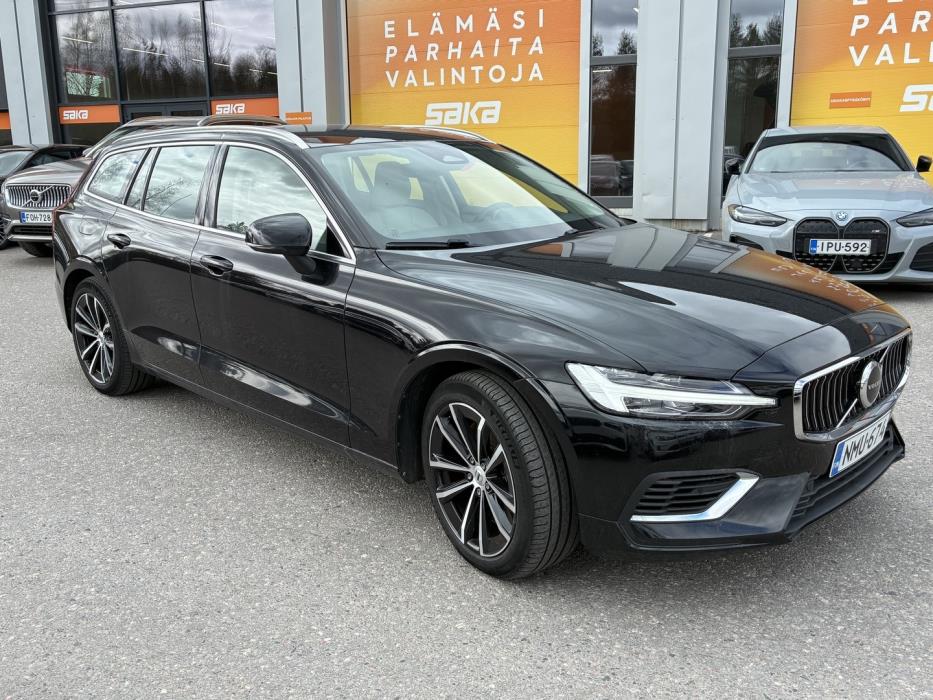 VOLVO V60 2023