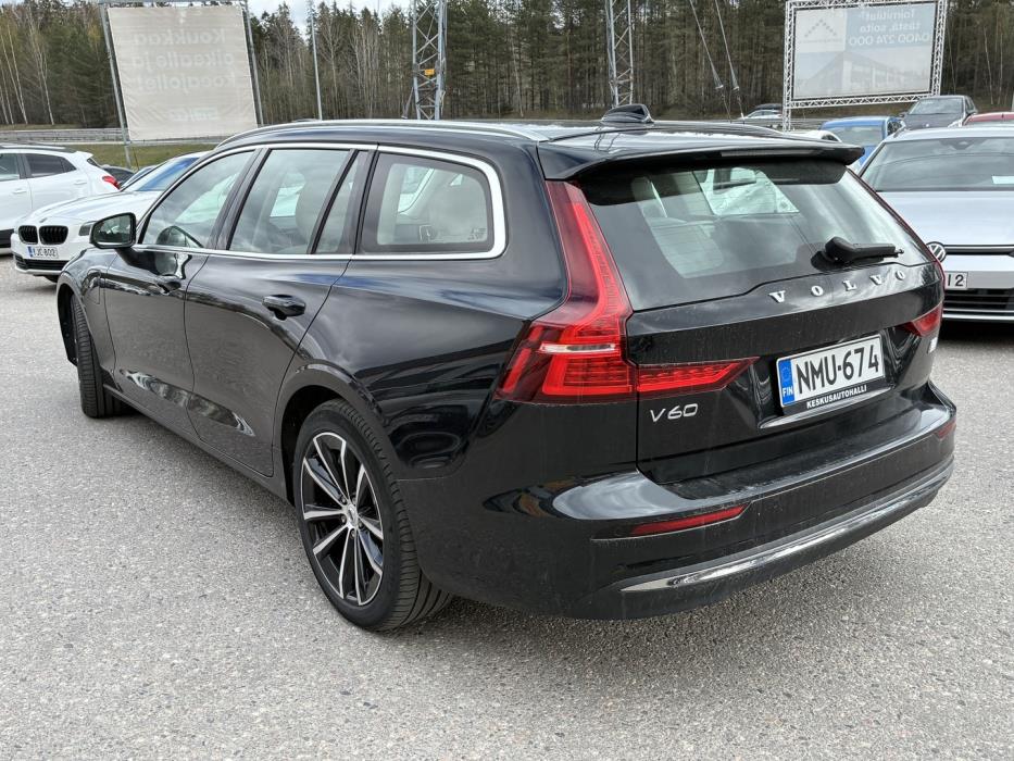 VOLVO V60 2023
