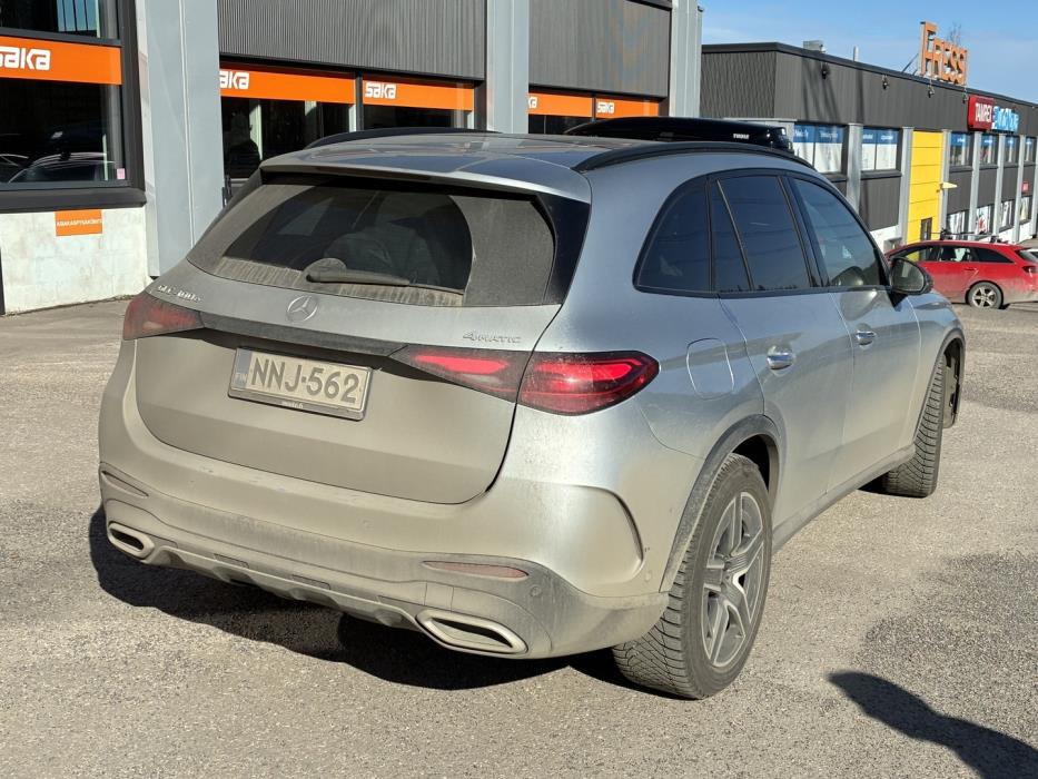 MERCEDES-BENZ GLC 2023