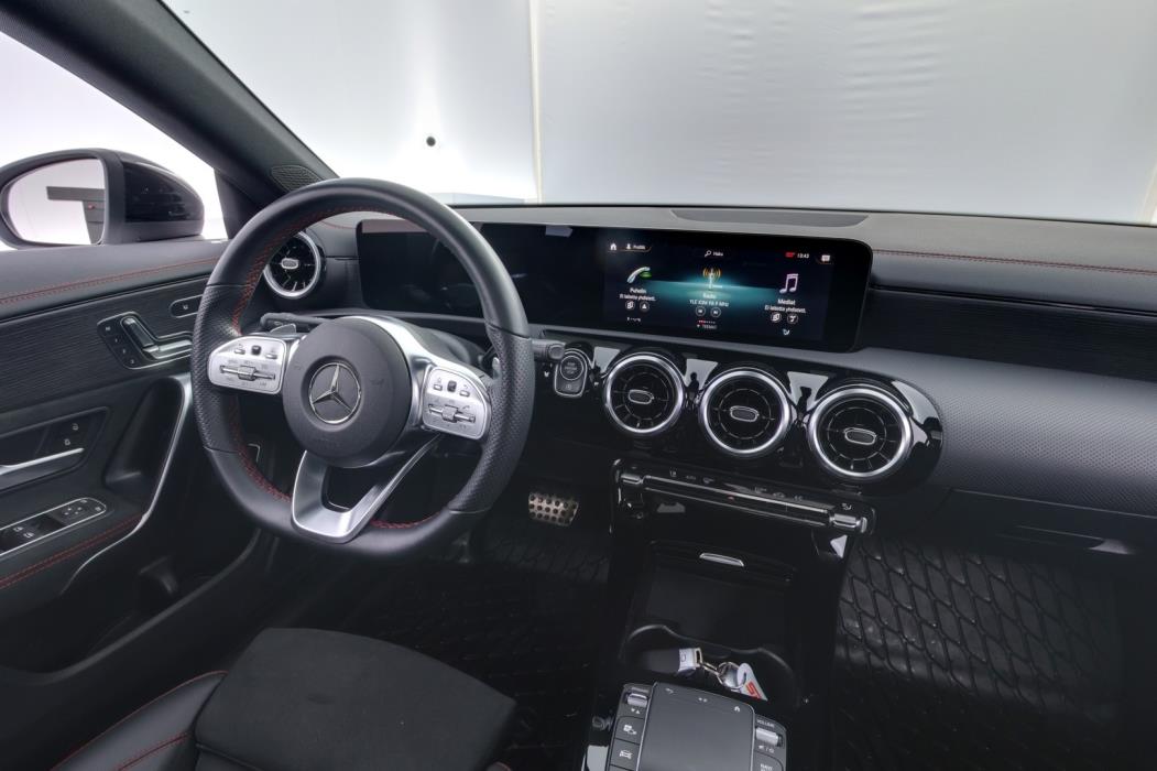 MERCEDES-BENZ CLA 2023