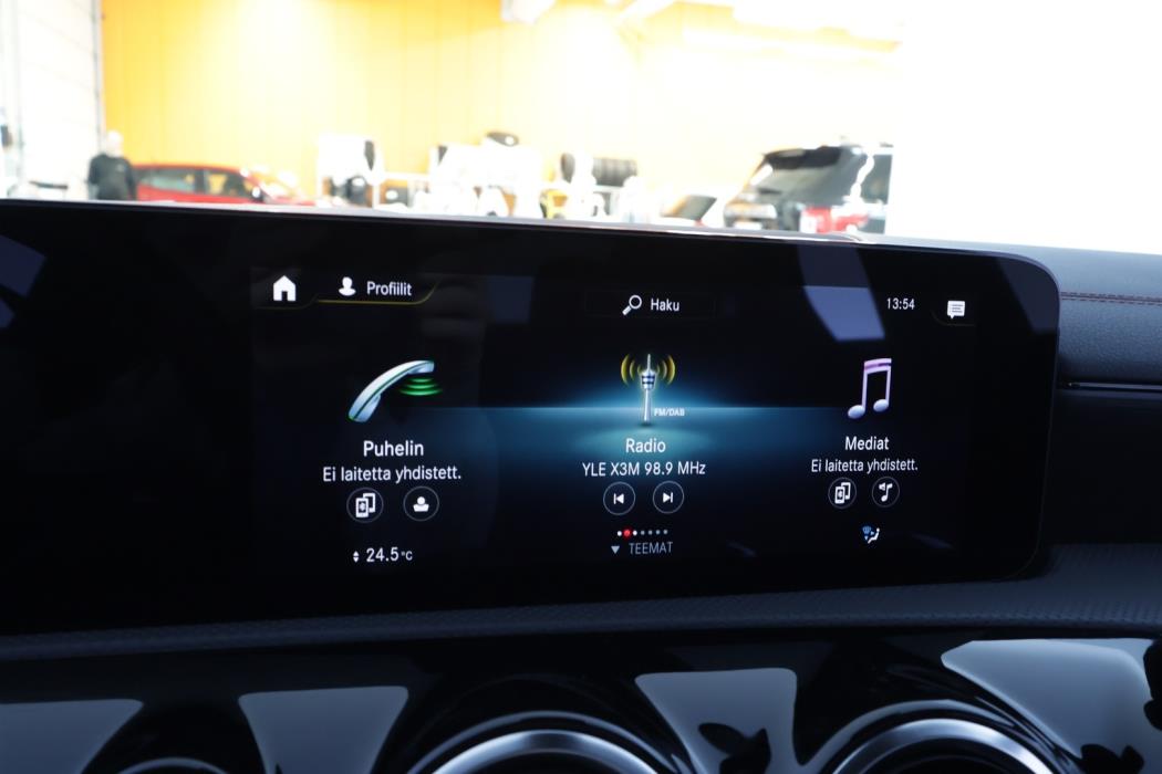 MERCEDES-BENZ CLA 2023