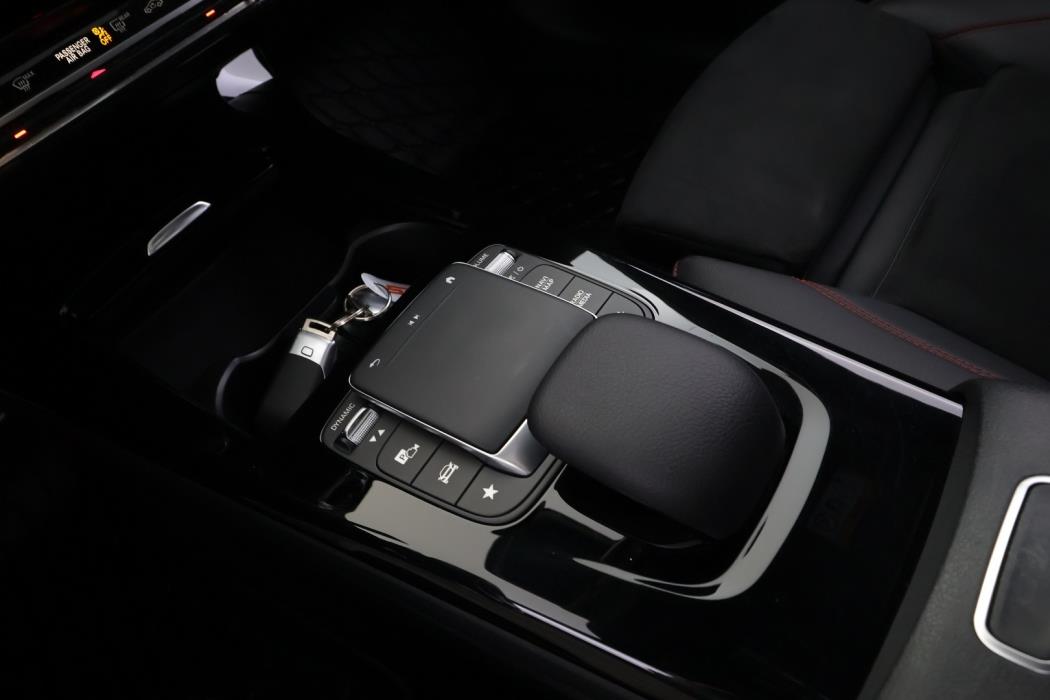 MERCEDES-BENZ CLA 2023