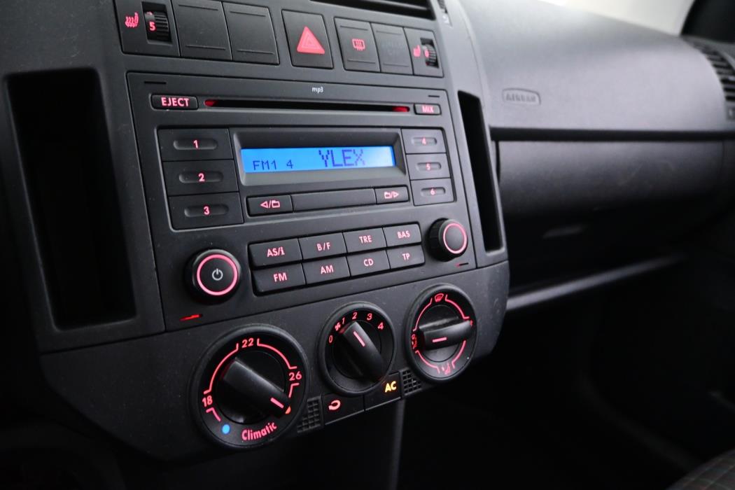 VOLKSWAGEN Polo 2007