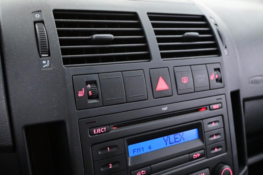 VOLKSWAGEN Polo 2007