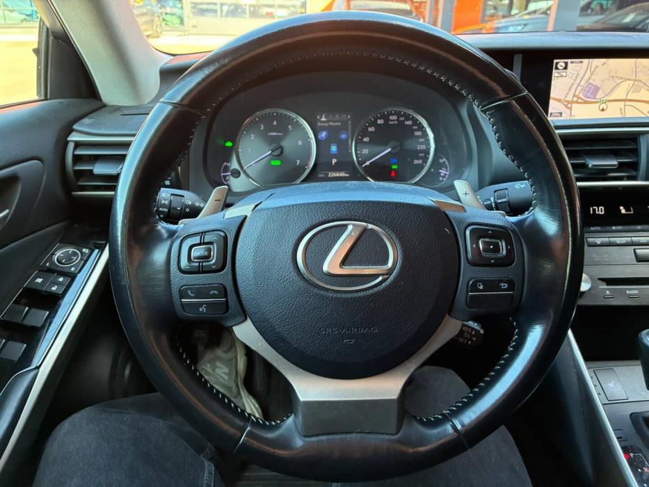 LEXUS IS 2017