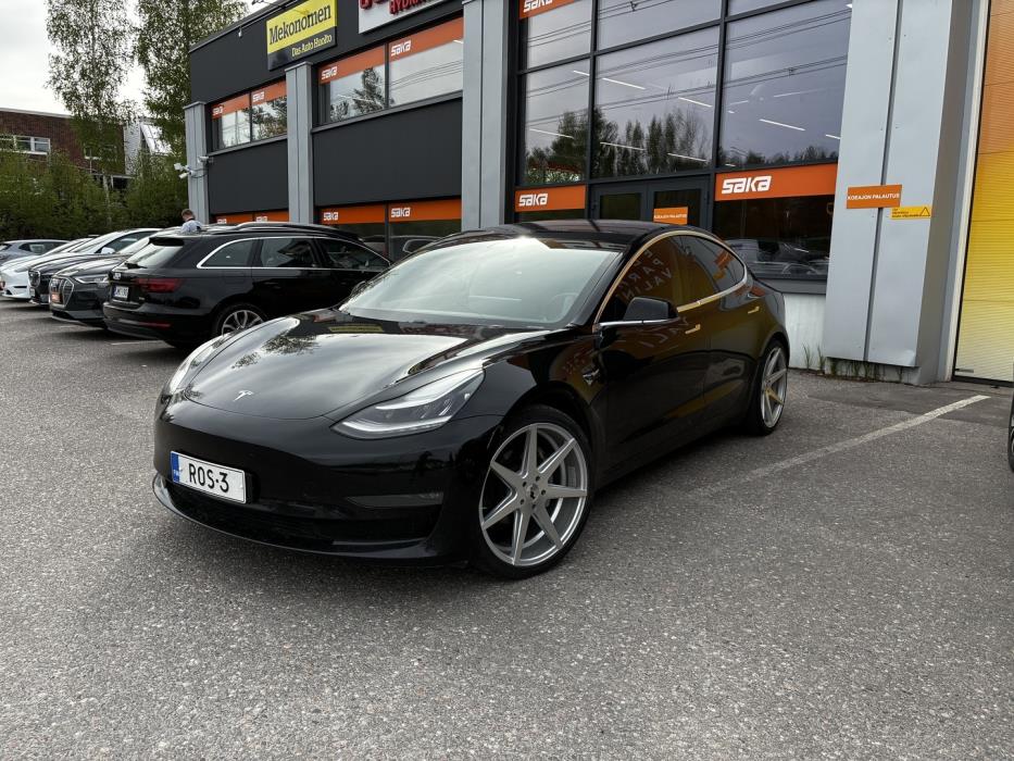 TESLA Model 3 2019