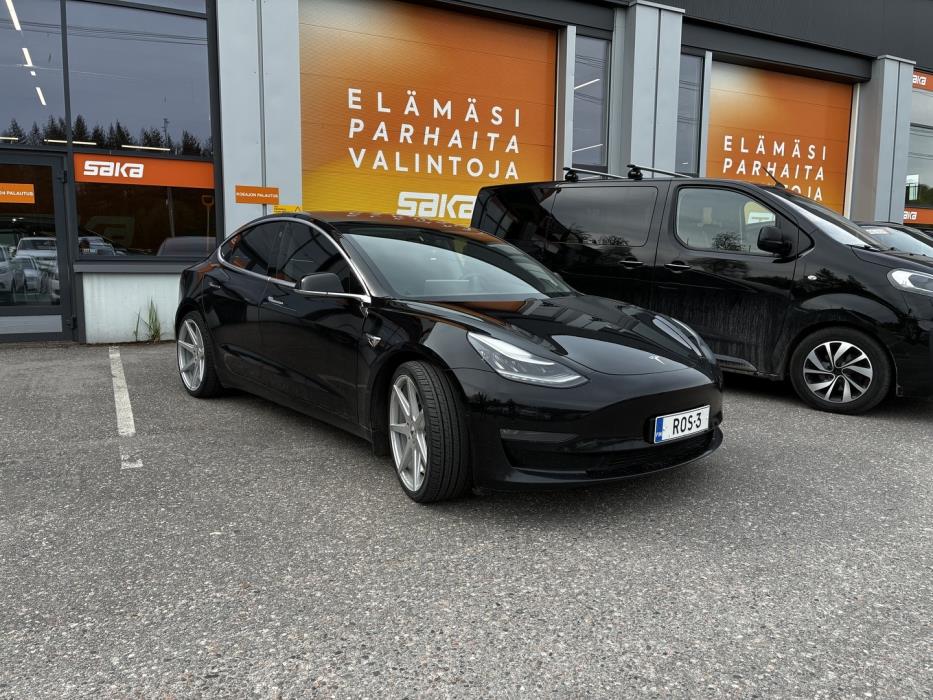 TESLA Model 3 2019
