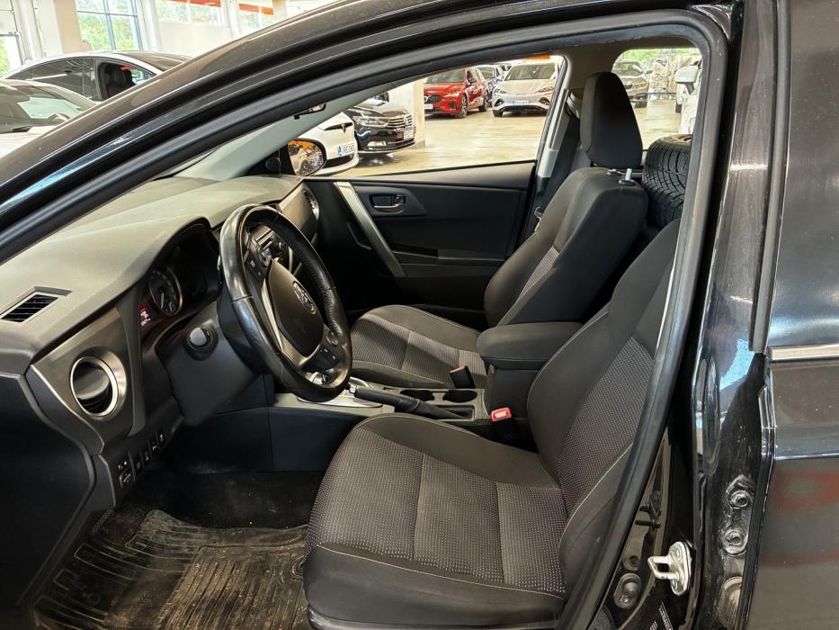 TOYOTA Auris 2013