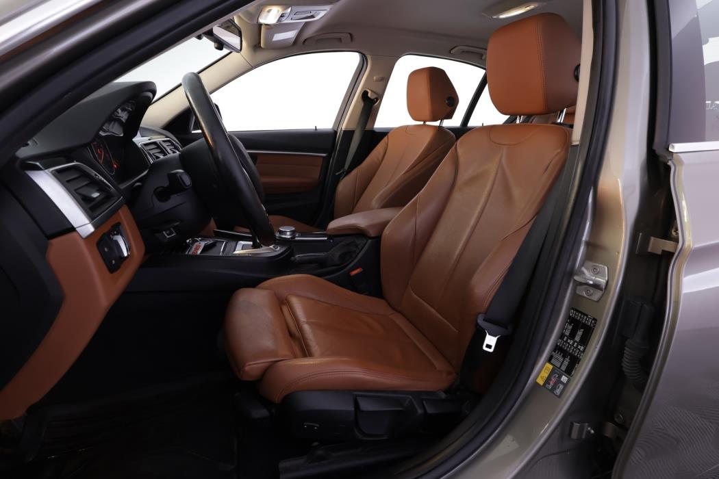 BMW 330 2017