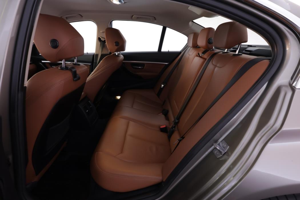 BMW 330 2017