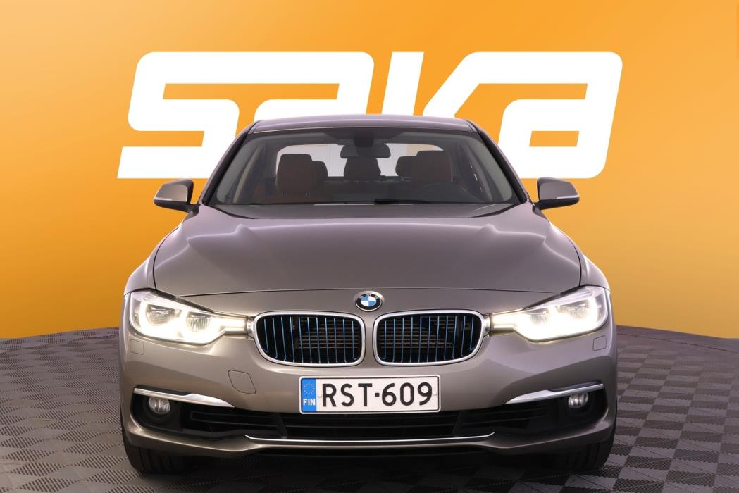 BMW 330 2017