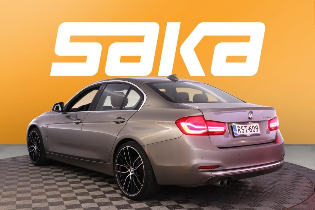 BMW 330 2017