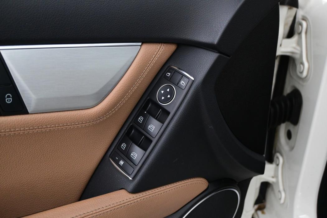 MERCEDES-BENZ C 2012