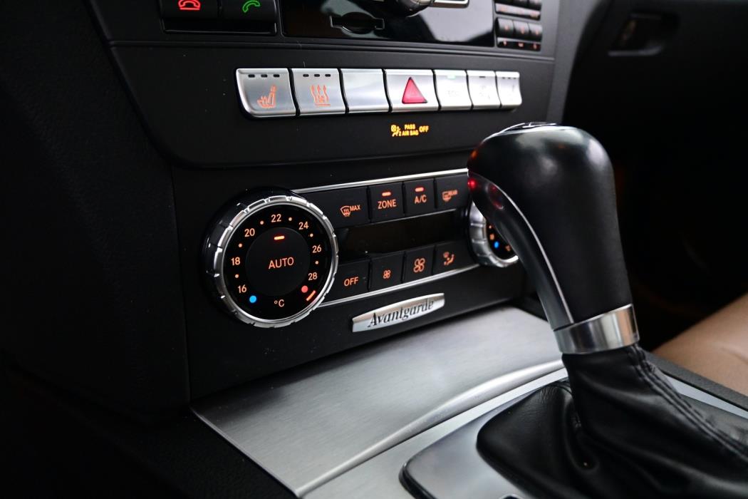 MERCEDES-BENZ C 2012