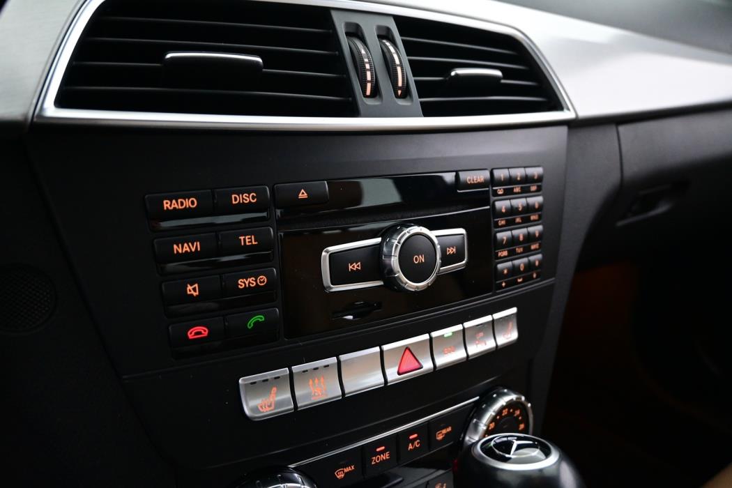 MERCEDES-BENZ C 2012