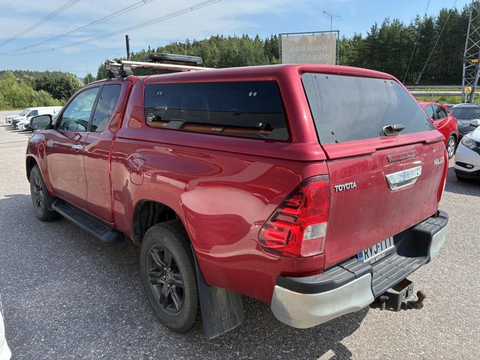 TOYOTA Hilux 2023