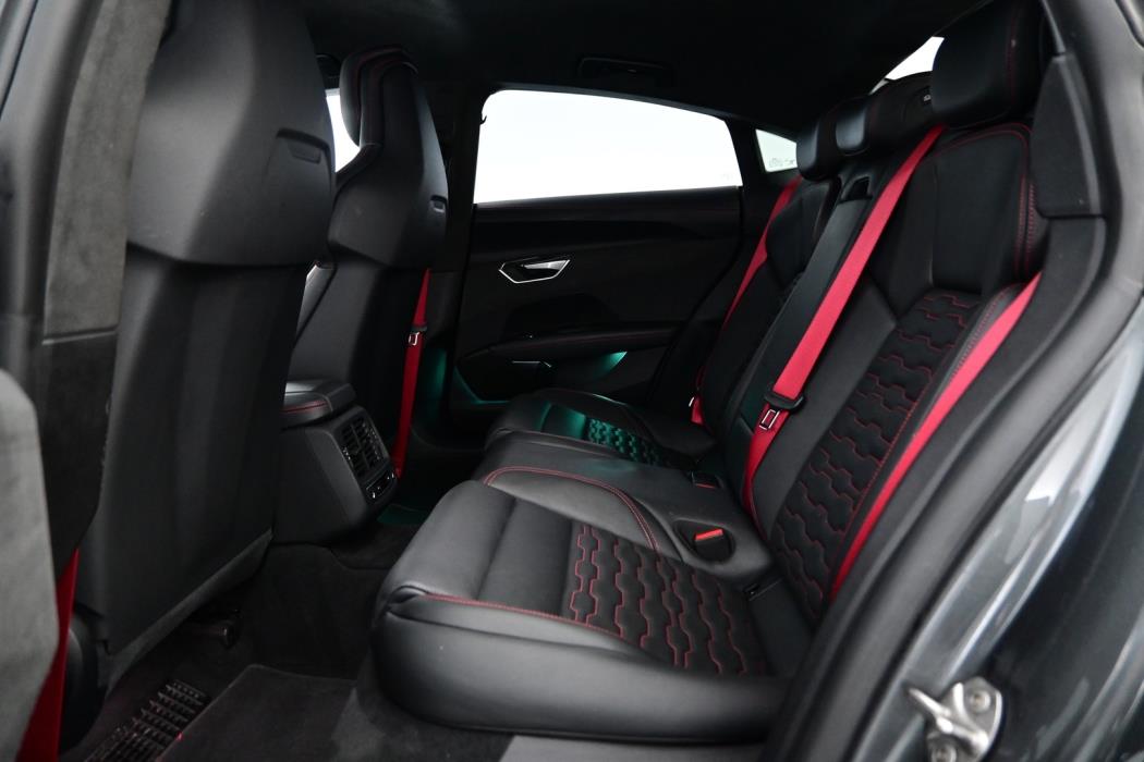 AUDI E-TRON GT RS 2021