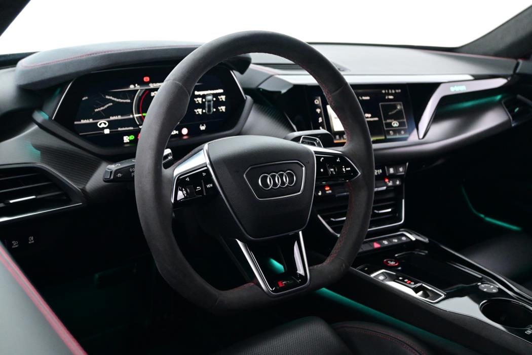 AUDI E-TRON GT RS 2021