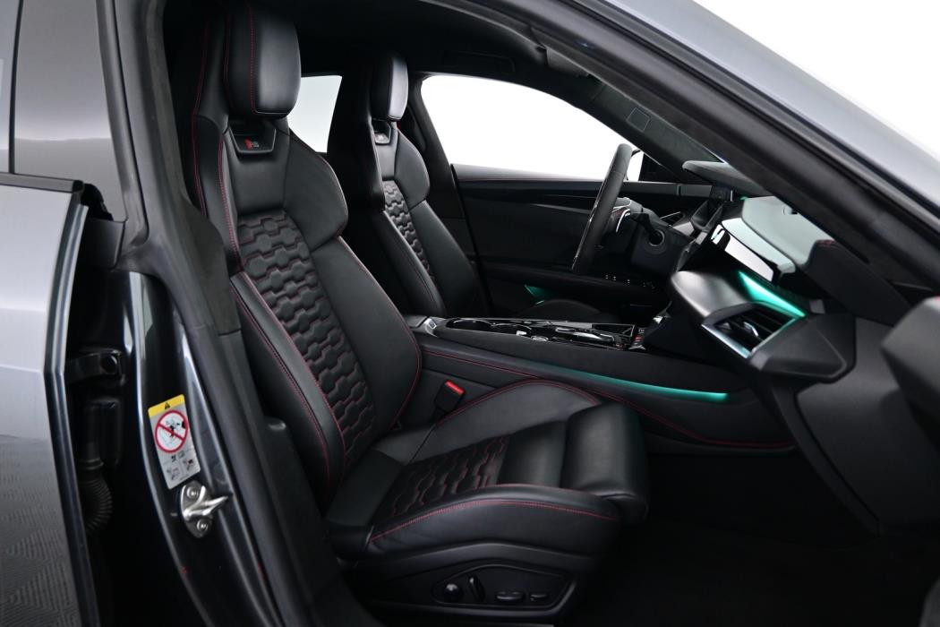 AUDI E-TRON GT RS 2021