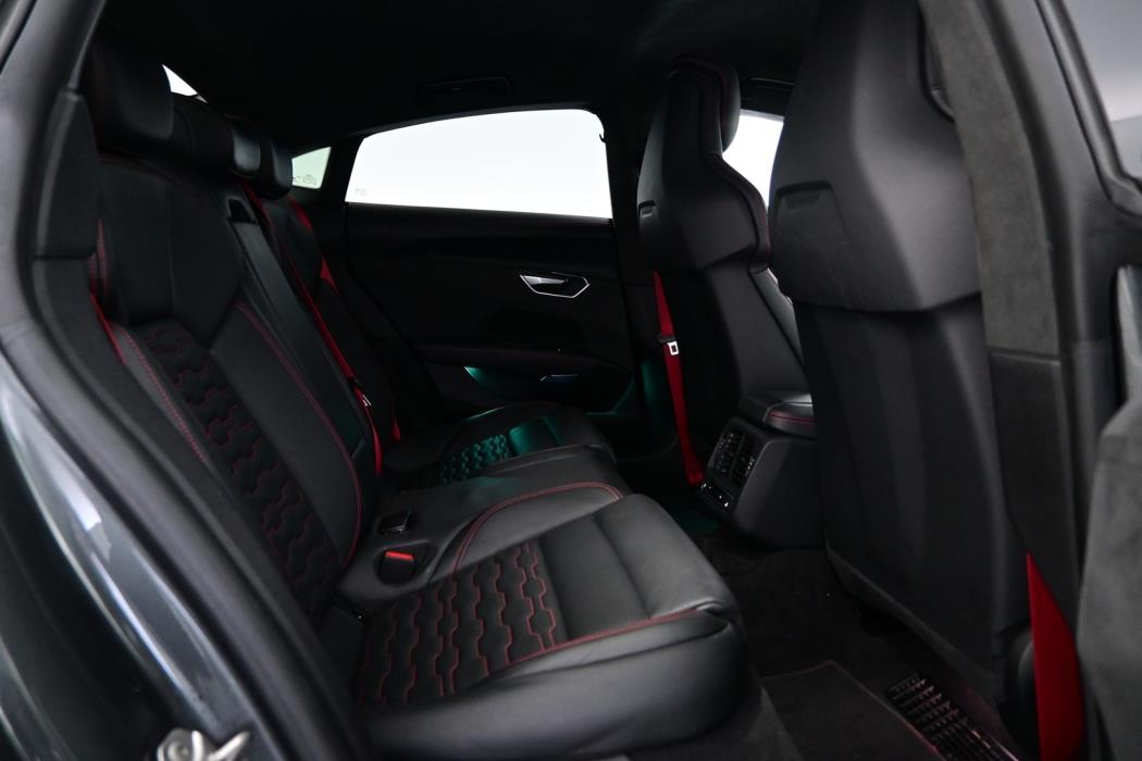 AUDI E-TRON GT RS 2021