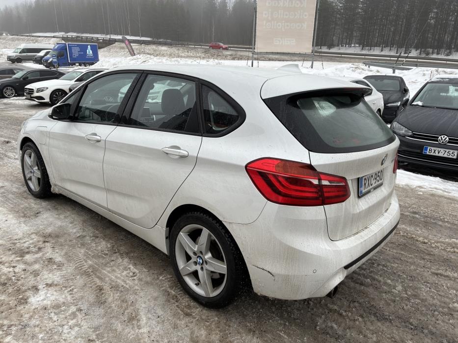 BMW 225 2020