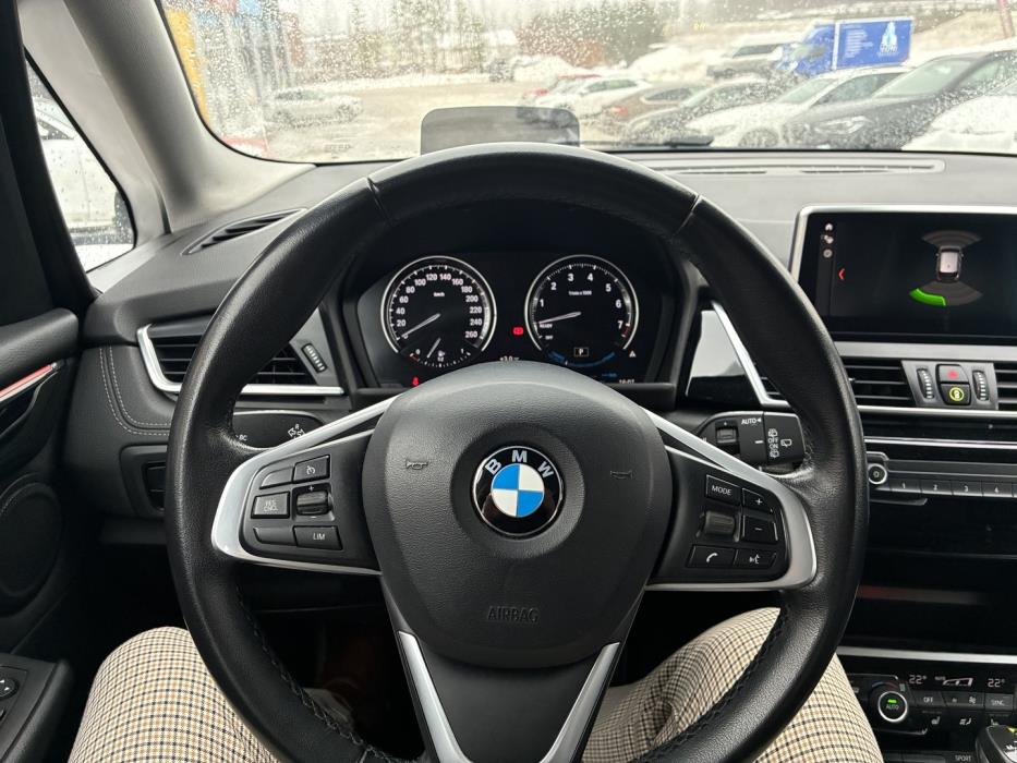 BMW 225 2020