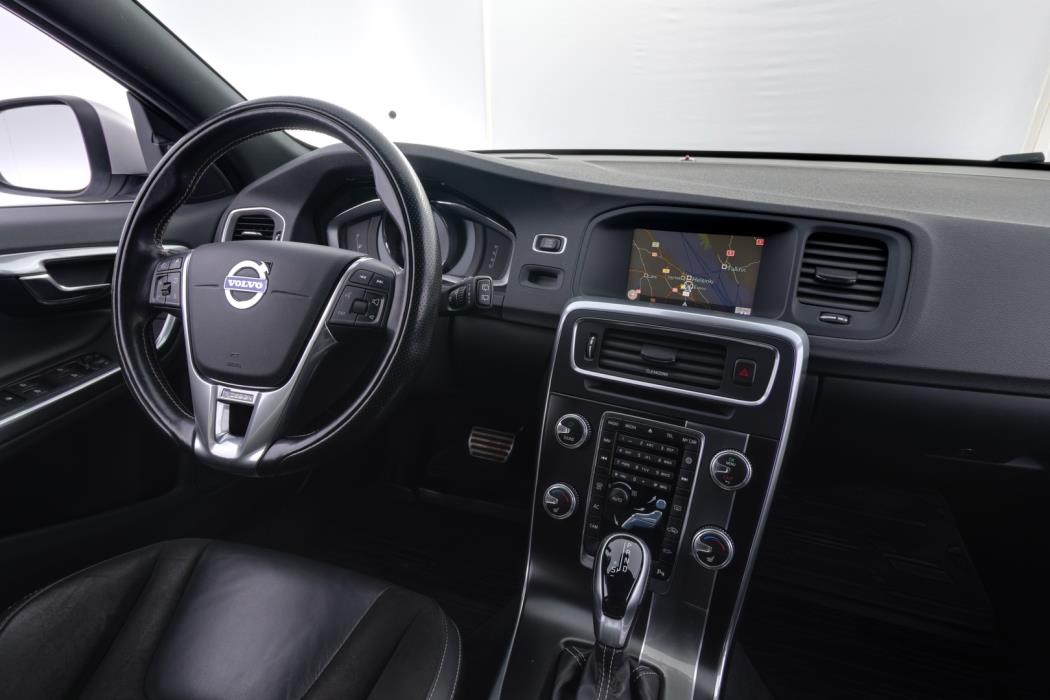 VOLVO V60 2017